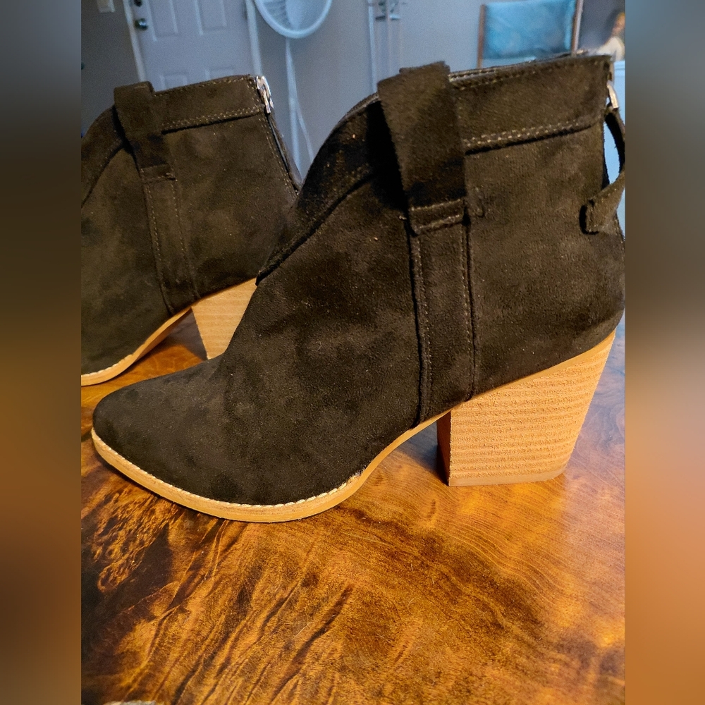 Beast Fashion Black Suede Block Heel Western Ankle Bootie Women 7.5